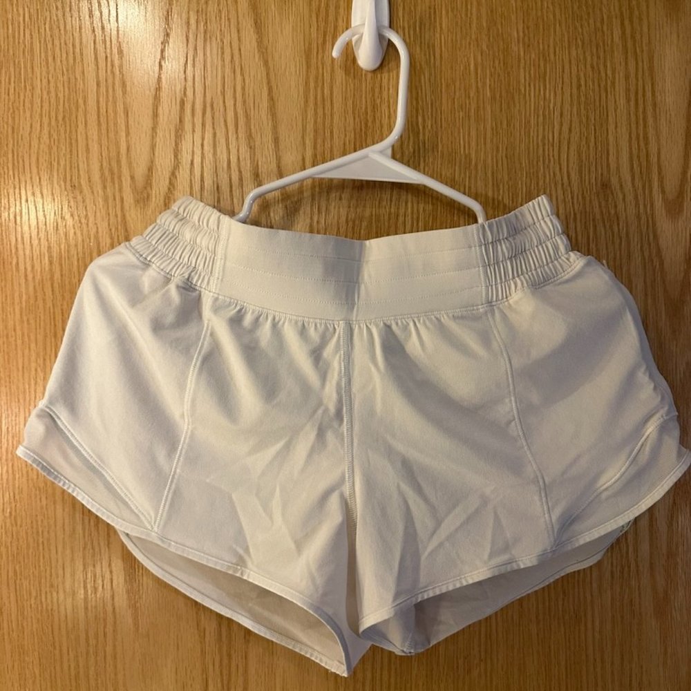 Lululemon High Rise 2.5" Hotty Hot Shorts
